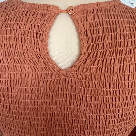 J. roberts Caramel Smocked Crop Top Long Sleeves Ruffled Shoulder SMALL Feminine - Picture 7 of 9